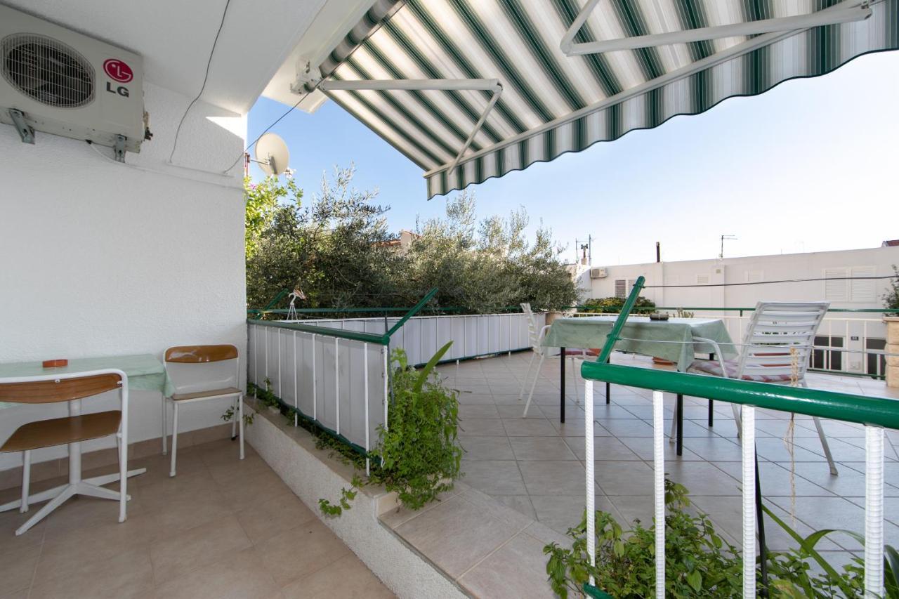 Apartman Dese 2+1 Tučepi Exterior foto