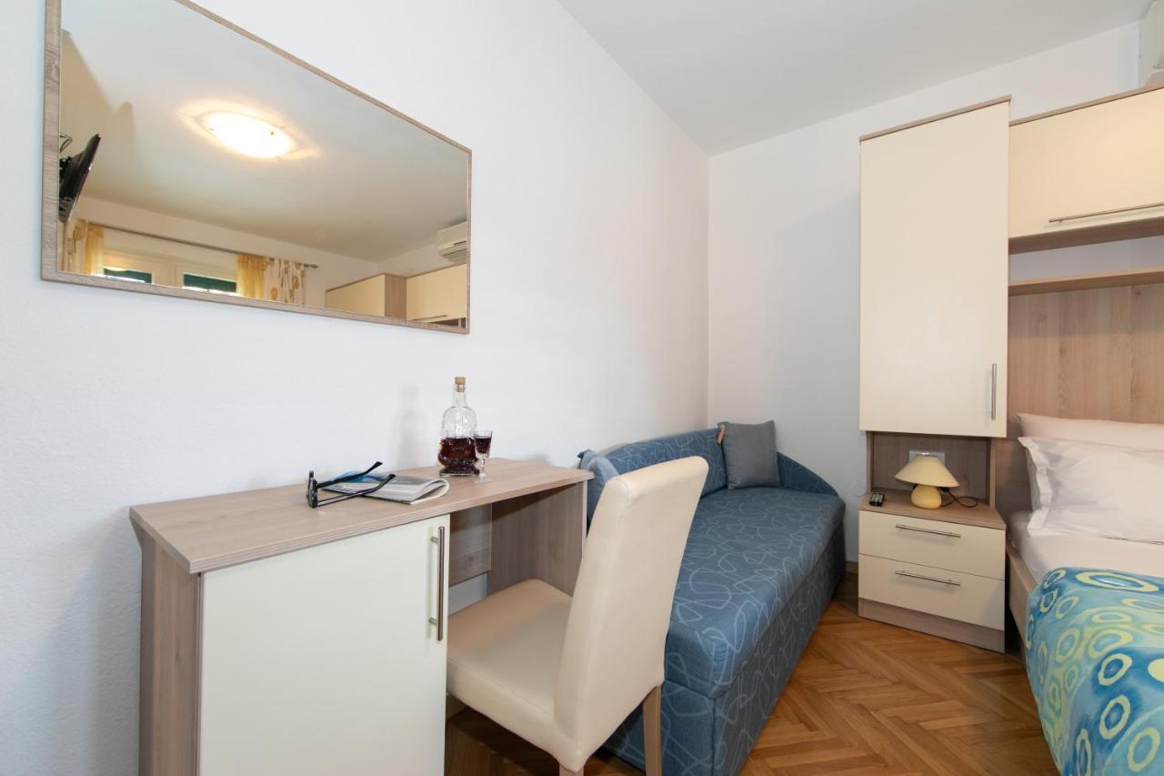 Apartman Dese 2+1 Tučepi Exterior foto
